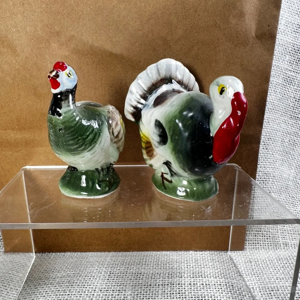 Vintage‎ Japan Ceramic Turkey Salt and Pepper Shakers Thanksgiving Green Red Set